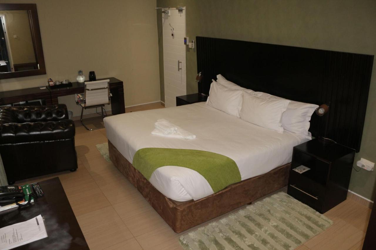 Peaconwood Boutique Villa Palapye Exteriör bild